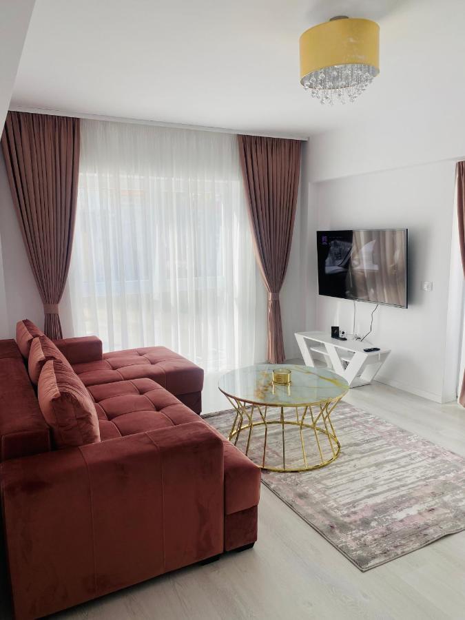 Luxury Queen Campulung Moldovenesc Ngoại thất bức ảnh