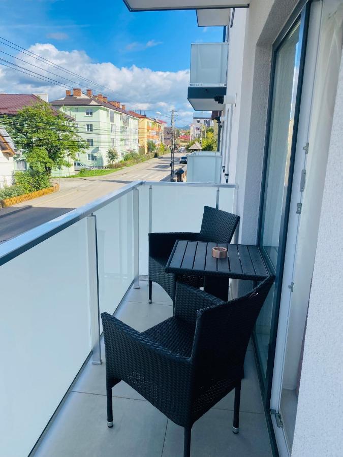 Luxury Queen Campulung Moldovenesc Ngoại thất bức ảnh