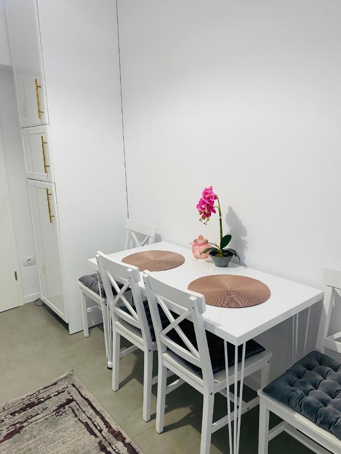 Luxury Queen Campulung Moldovenesc Ngoại thất bức ảnh